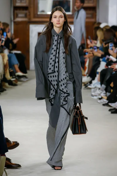Look 7